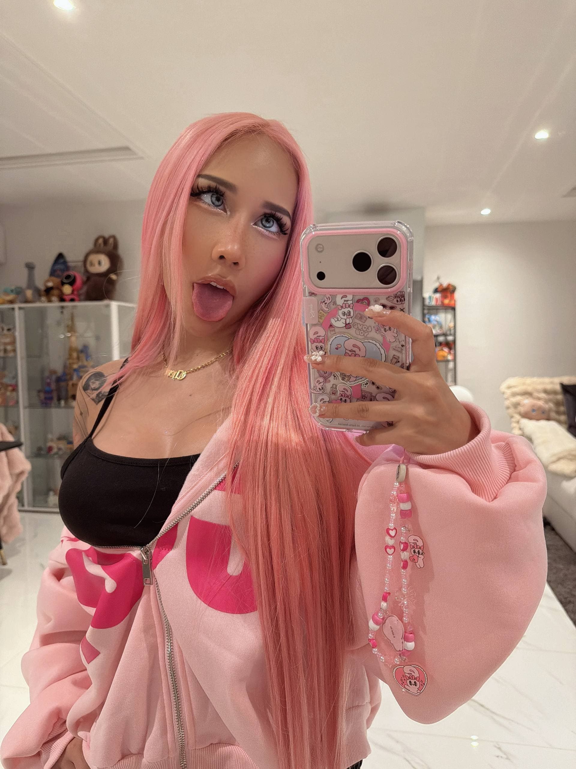 Cheri 🧃🧸 - Créatrice OnlyFans française